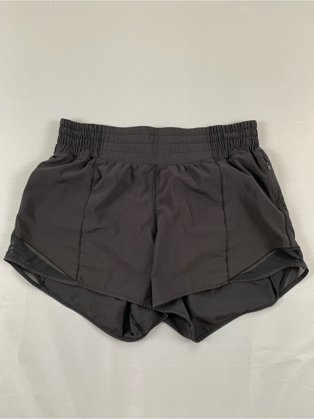 Lululemon Hotty Hot High-Rise Lined Short 4” inseam Black Size 6 - Picture 2 of 3